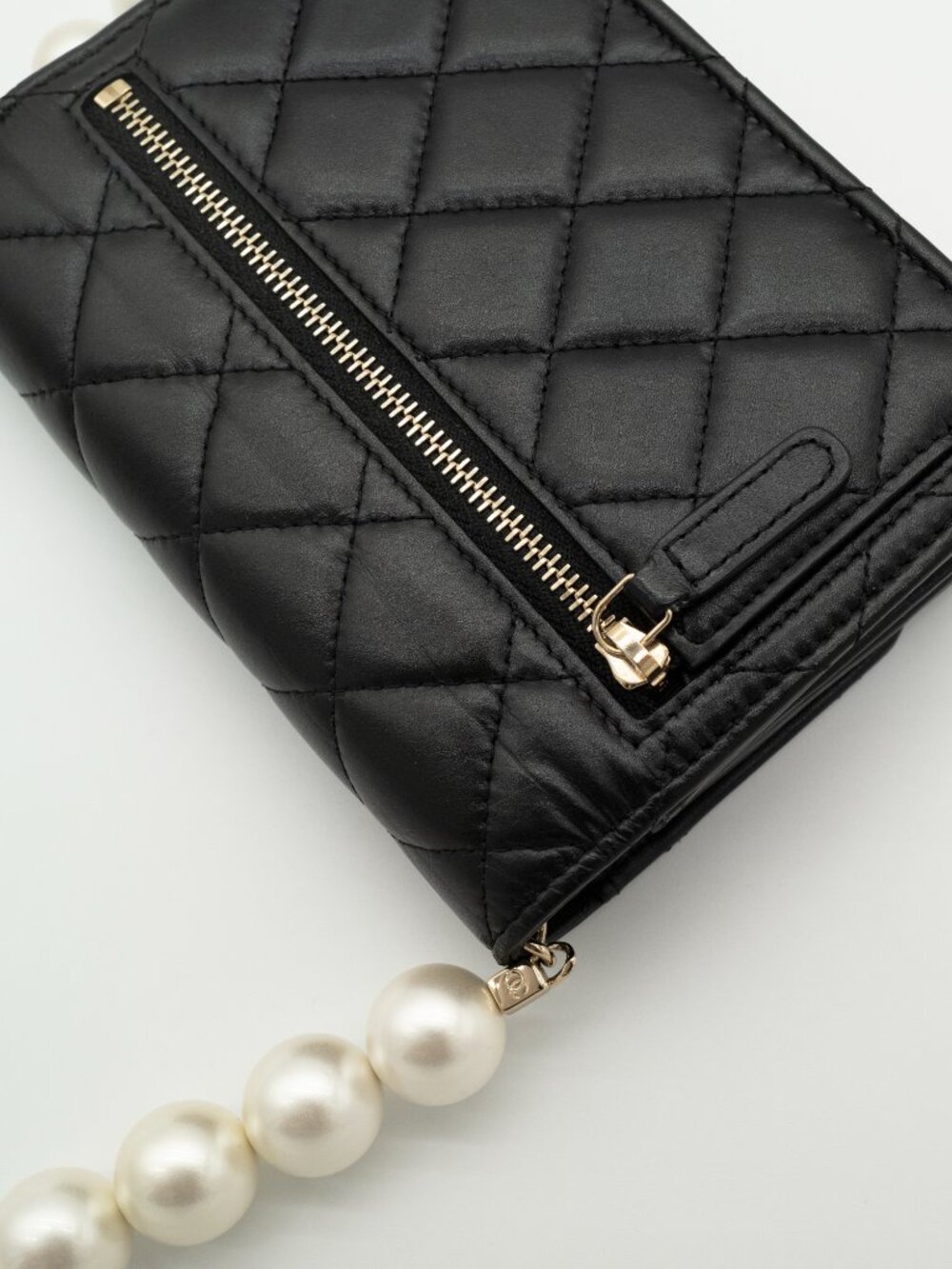 CHANEL Maxi Pearls Clutch with Chain Light Gold Hardware Full Set & COA - Picture 15 of 16